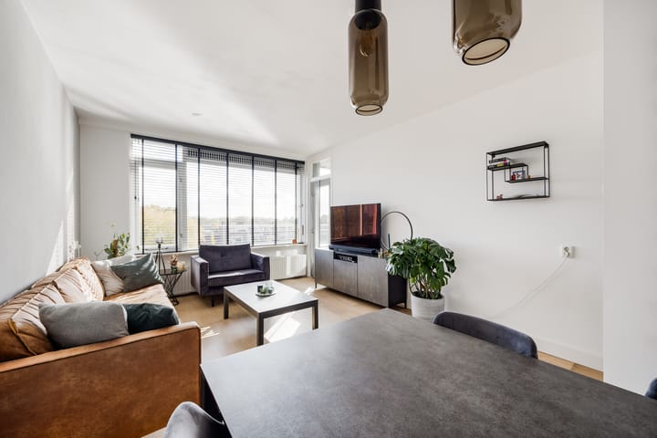 Foto 3 van Esdoornlaan 38