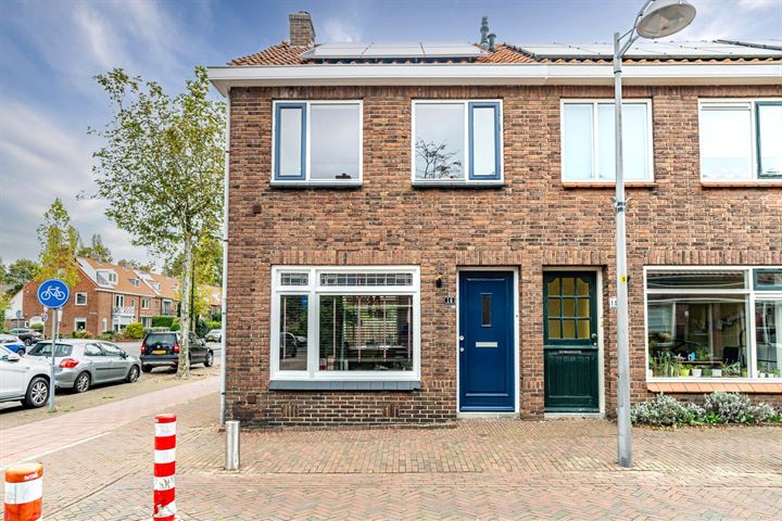 View photo 3 of Erasmusstraat 16