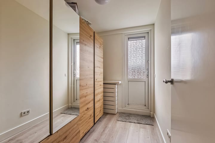 Foto 17 van Jan Steenstraat 9