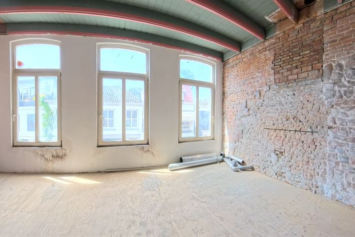 View photo 17 of Prof van Ginnekenstraat 6