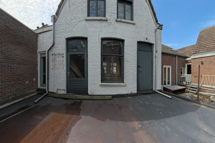 View photo 21 of Prof van Ginnekenstraat 6