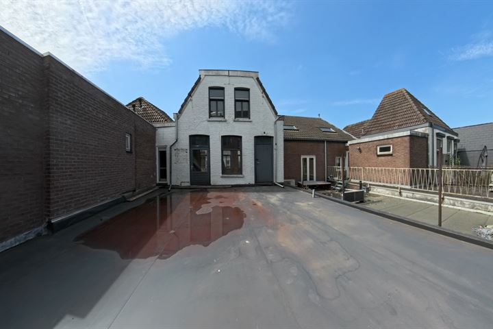 View photo 22 of Prof van Ginnekenstraat 6