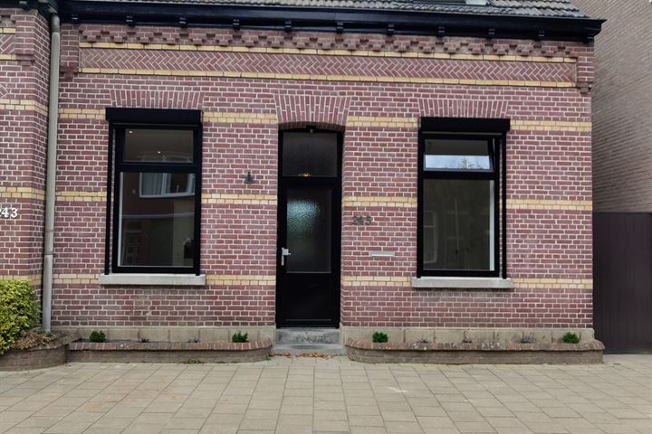 View photo 1 of Bongerdstraat 245