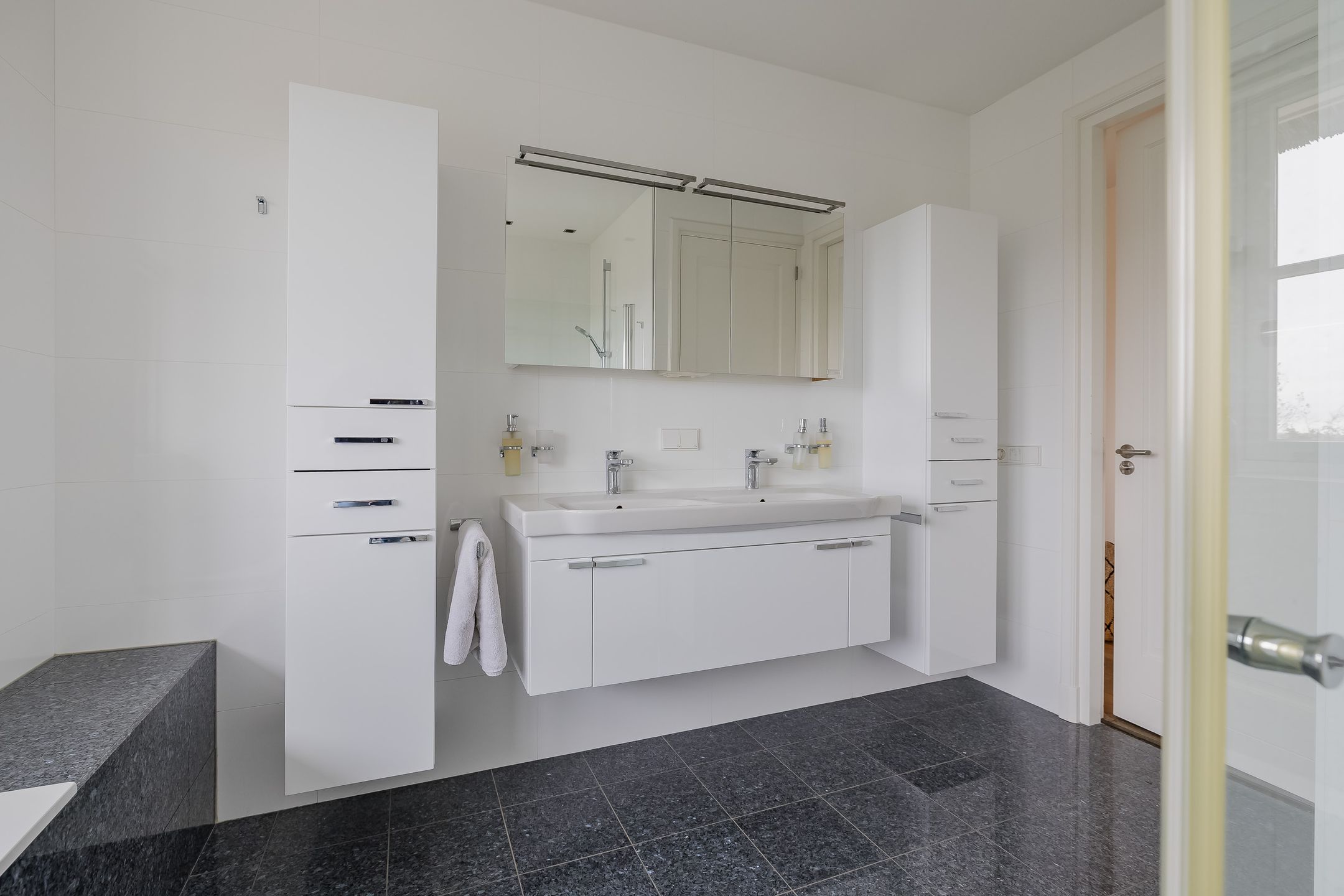 Photo 36 of Prins Hendrikweg 34