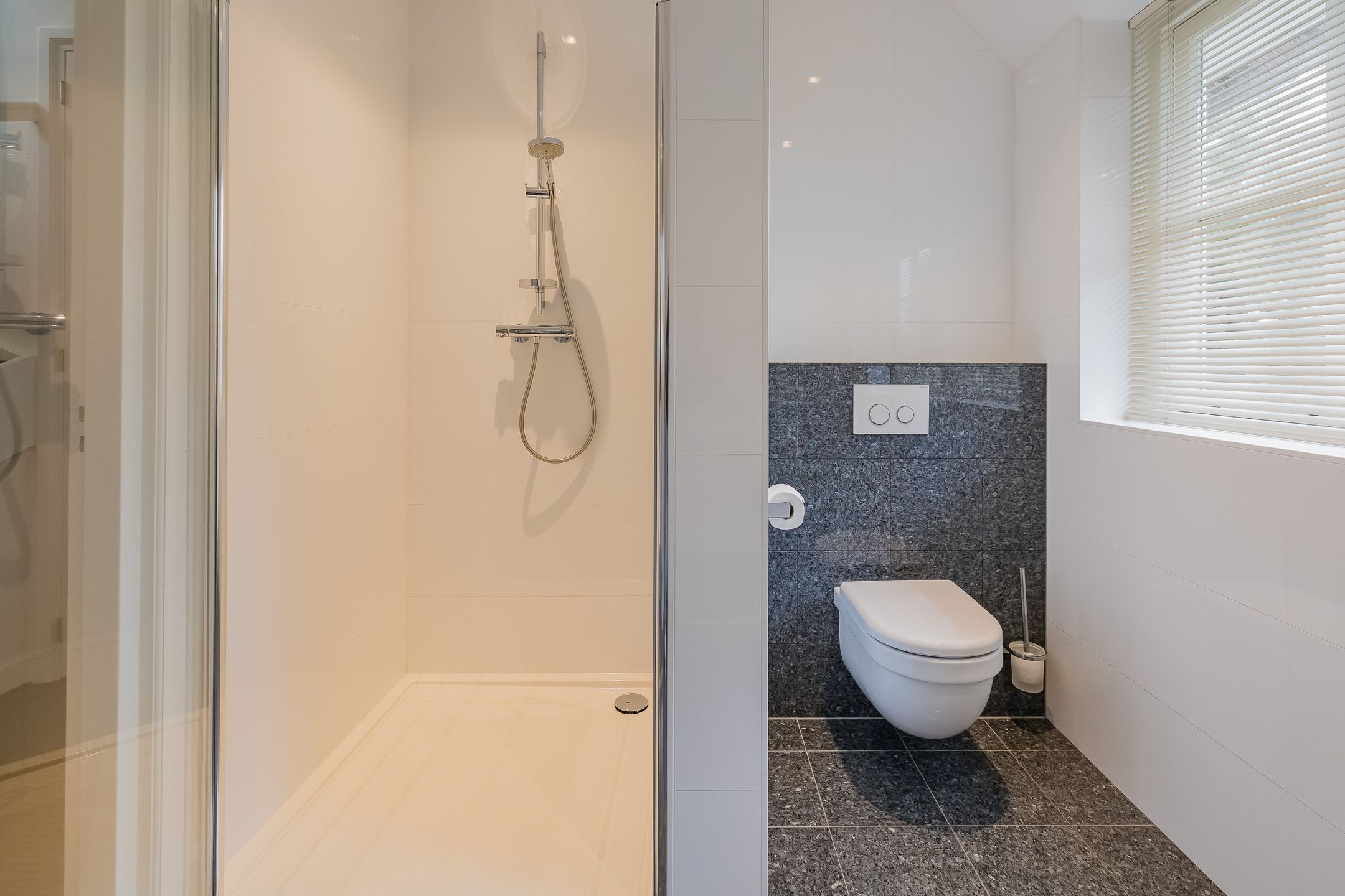 Photo 45 of Prins Hendrikweg 34