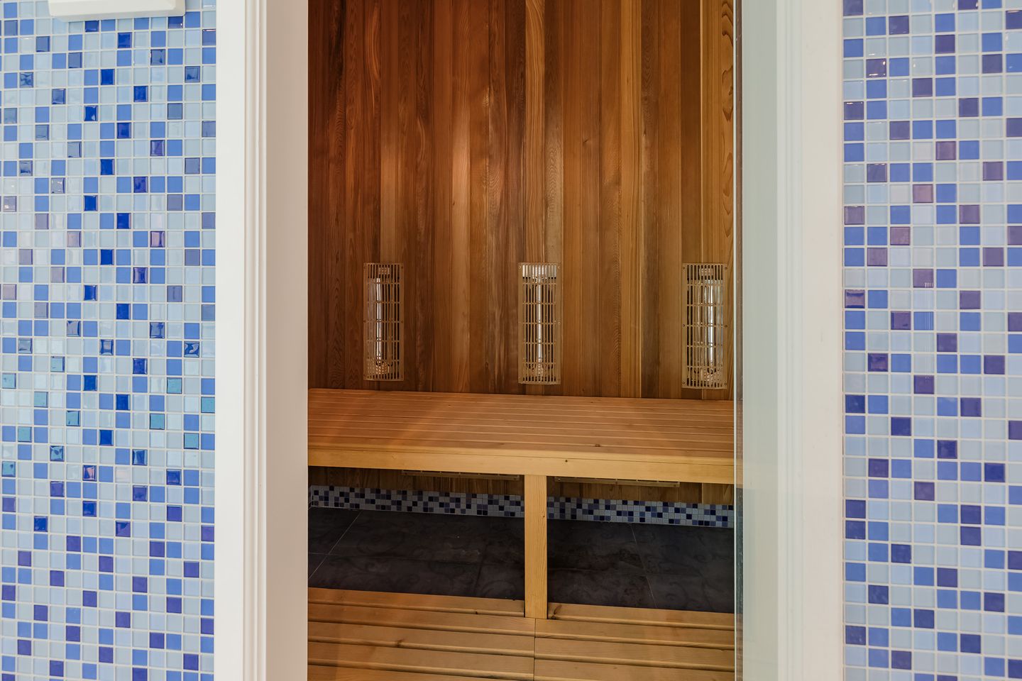 Photo 55 of Prins Hendrikweg 34