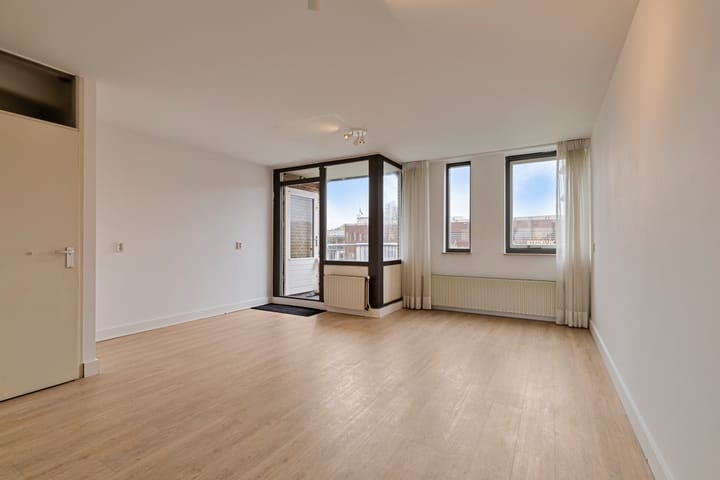 Foto 3 van Canadaplein 17