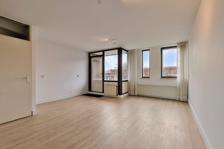 Foto 12 van Canadaplein 17