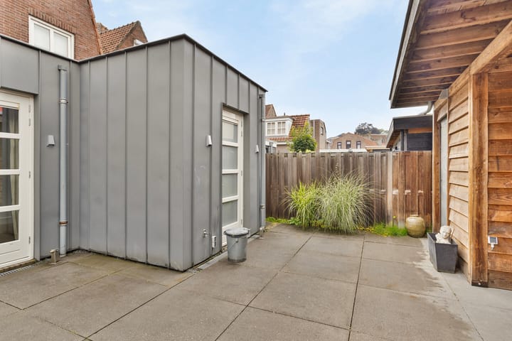 Foto 43 van Azelmastraat 13