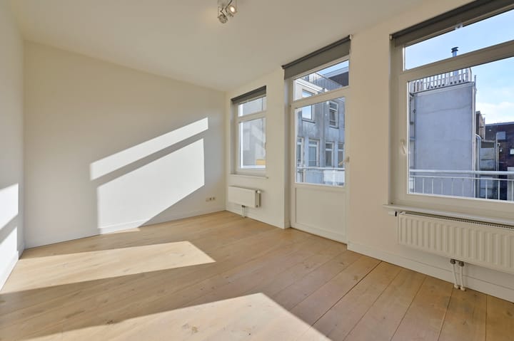 Foto 10 van Van Ostadestraat 110-D