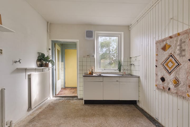 Photo 13 of Monseigneur Luijpenstraat 11