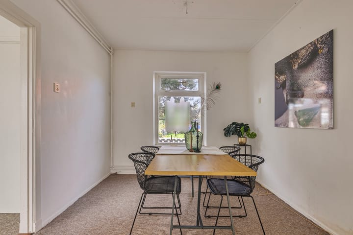 Photo 12 of Monseigneur Luijpenstraat 11