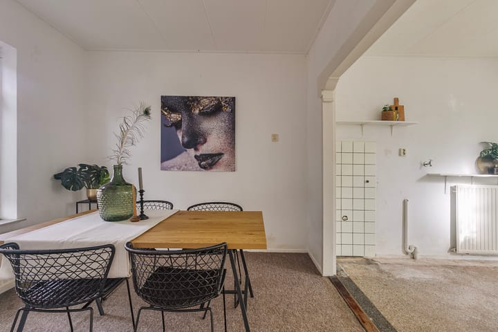 Photo 11 of Monseigneur Luijpenstraat 11