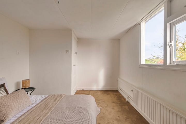 Photo 18 of Monseigneur Luijpenstraat 11