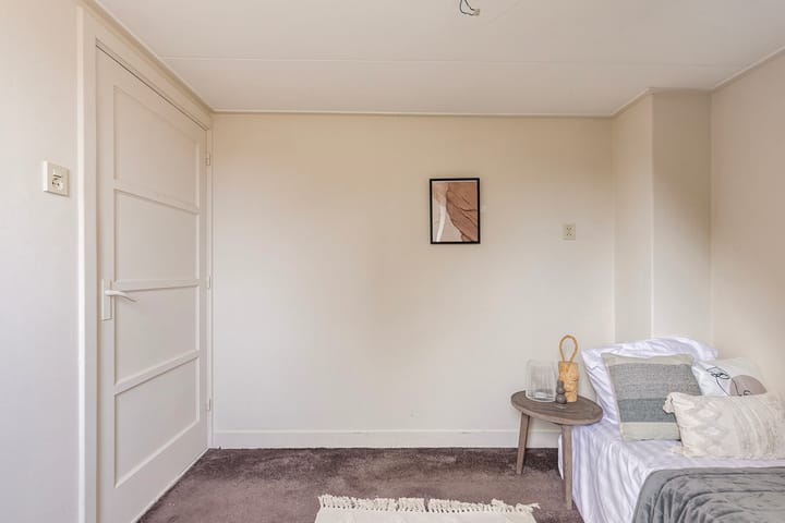 Photo 20 of Monseigneur Luijpenstraat 11