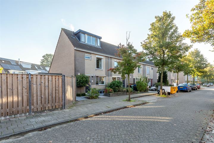 View photo 39 of Berlagestraat 22