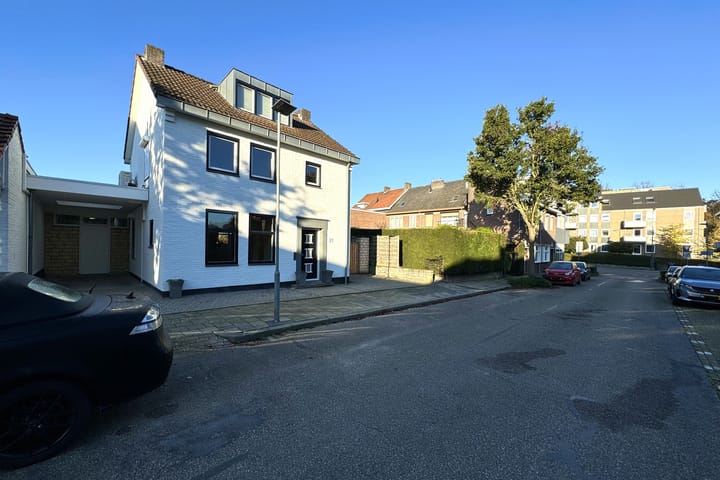 Foto 4 van Burg. Cremersstraat 21