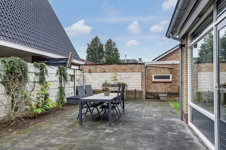 Photo 38 of Korenbloemstraat 94