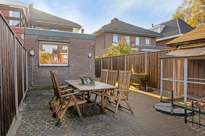 Bekijk foto 40 van Deventerstraat 317