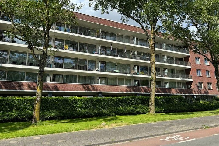 Bekijk foto 1 van Van der Kloosterstraat 26