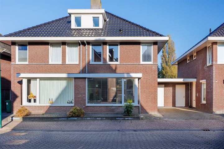 View photo 45 of Roestenbergstraat 69-A