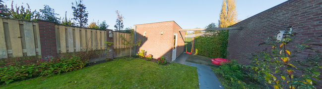 View 360° photo of Achtertuin of Roestenbergstraat 69-A