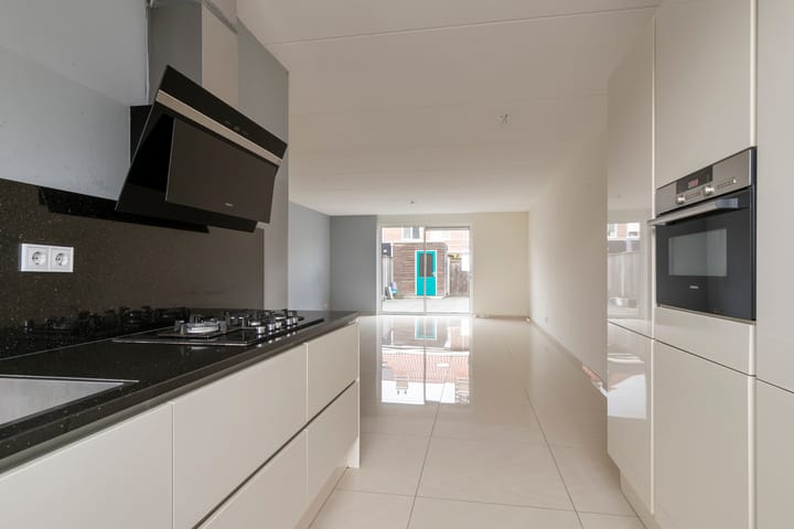 Foto 8 van Adriaan Prinslaan 29