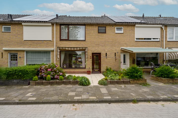 Foto 1 van Johan van Oldenbarneveldtstraat 19