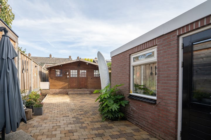 Bekijk foto 33 van Niasstraat 3