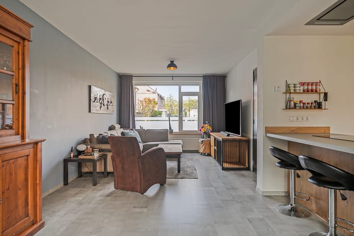 Foto 14 van Korenbloemstraat 15