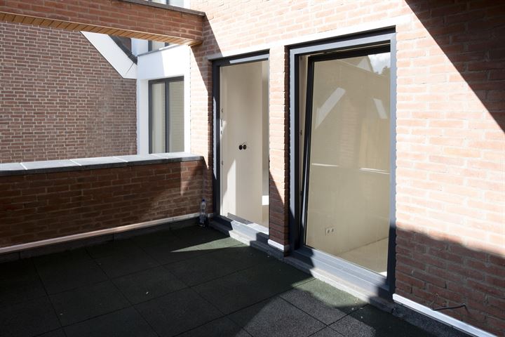 Bekijk foto 26 van Nassaustraat 104-B