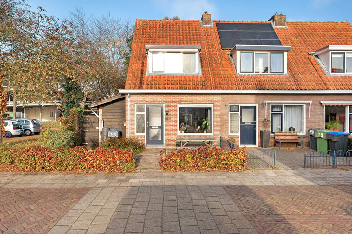 View photo 38 of Floresstraat 13