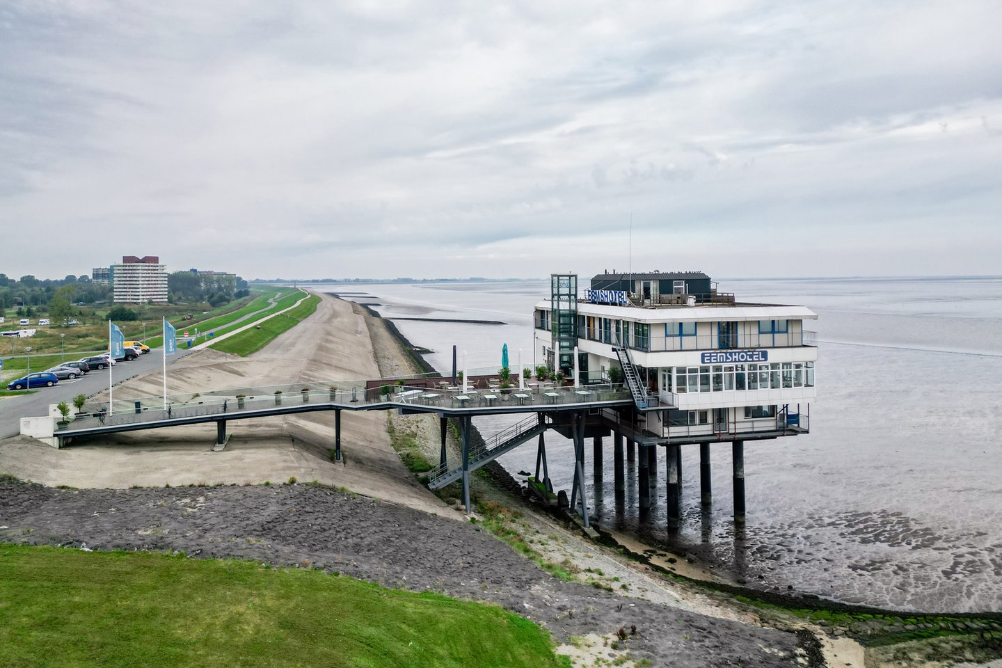 Bekijk foto 1 van Zeebadweg 2