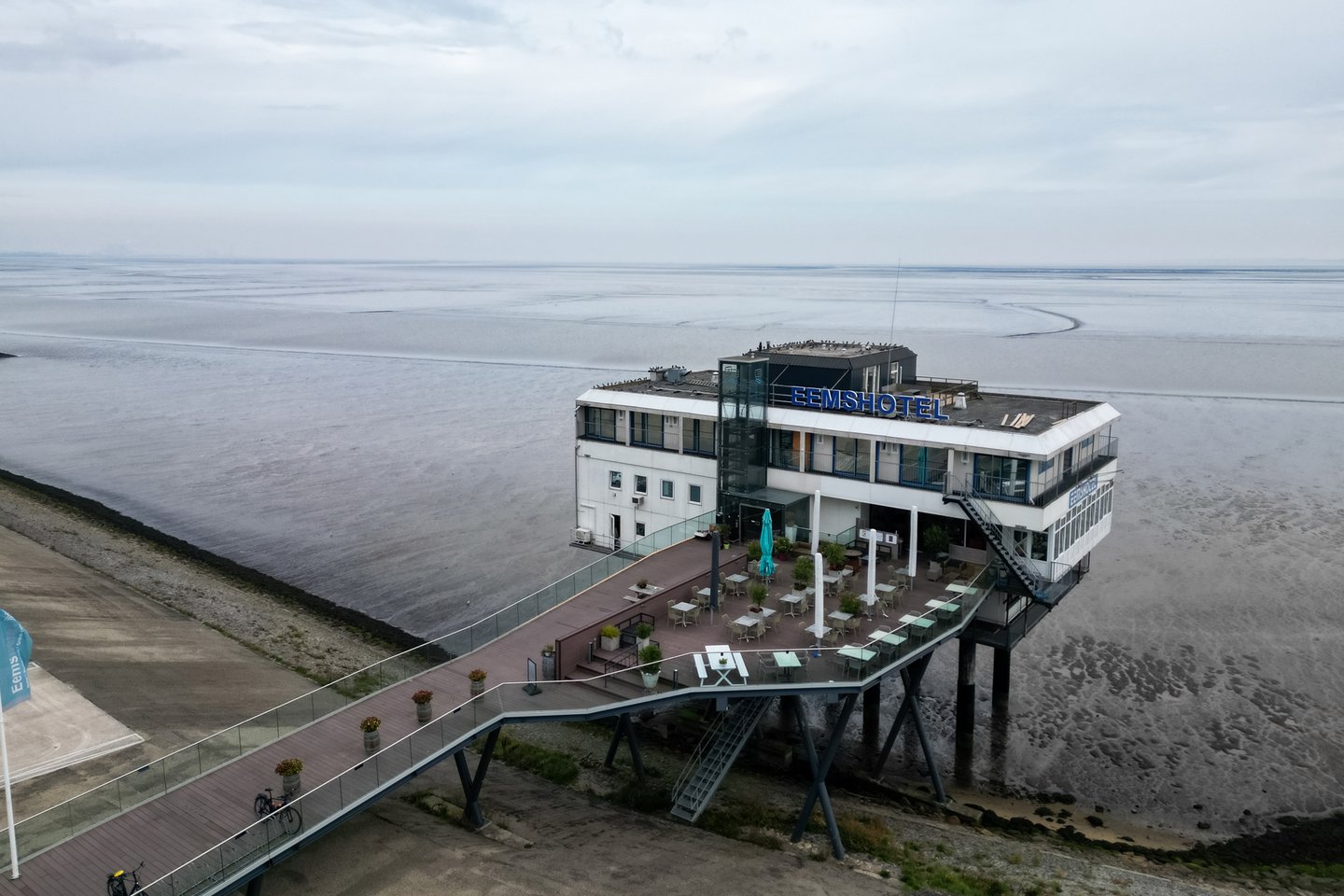 Bekijk foto 2 van Zeebadweg 2