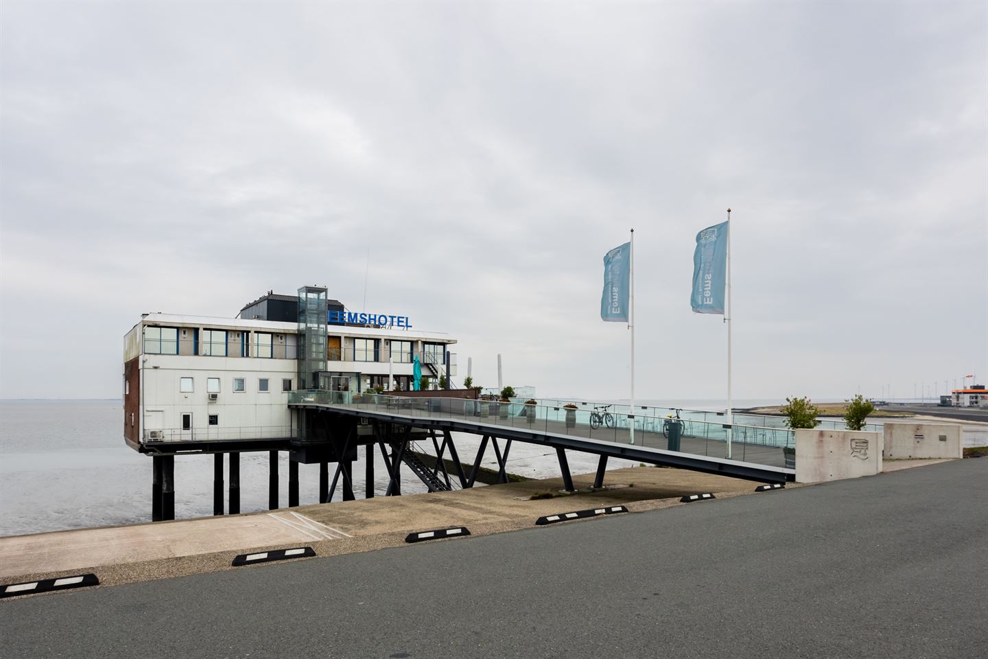 Bekijk foto 3 van Zeebadweg 2