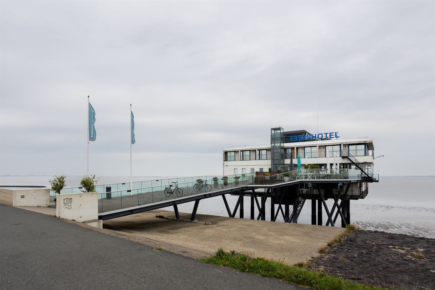 Bekijk foto 4 van Zeebadweg 2