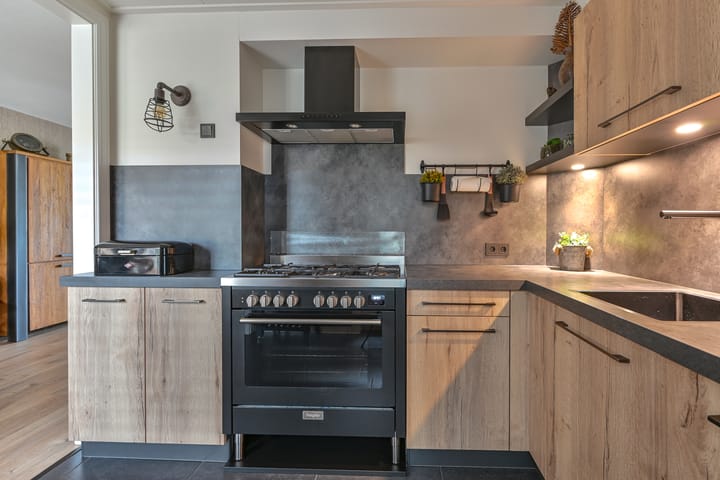 Foto 21 van Veenluydenstraat 38