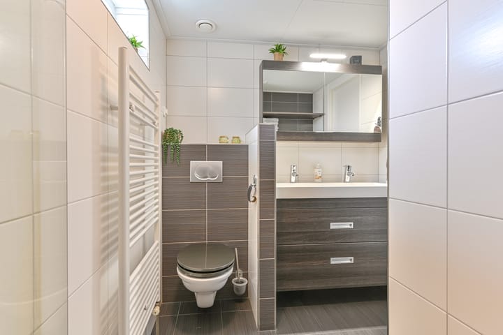 Foto 42 van Veenluydenstraat 38