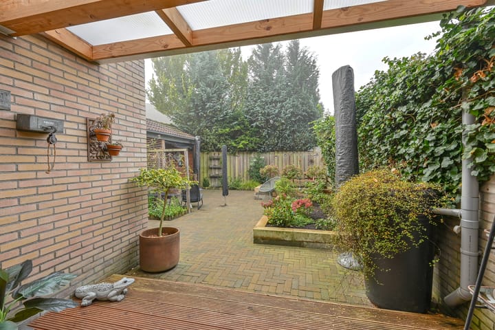 Foto 68 van Veenluydenstraat 38