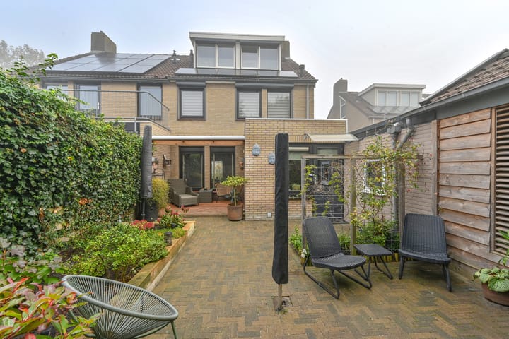 Foto 72 van Veenluydenstraat 38