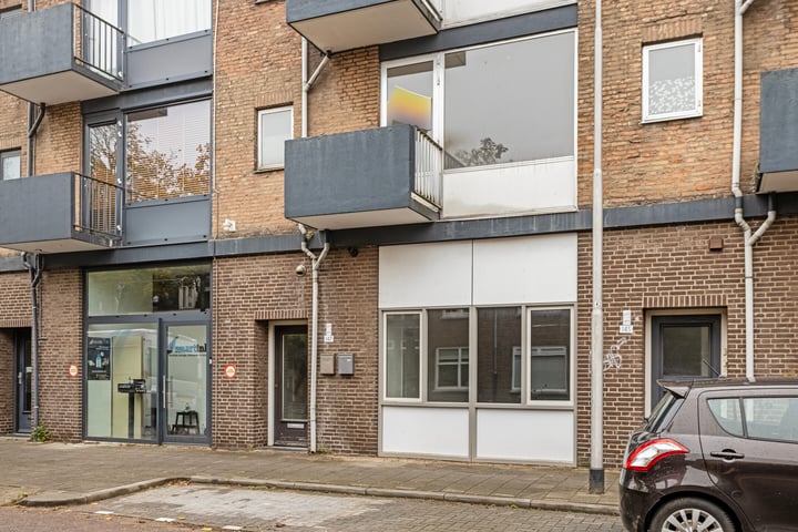 View photo 9 of Boomstraat 147