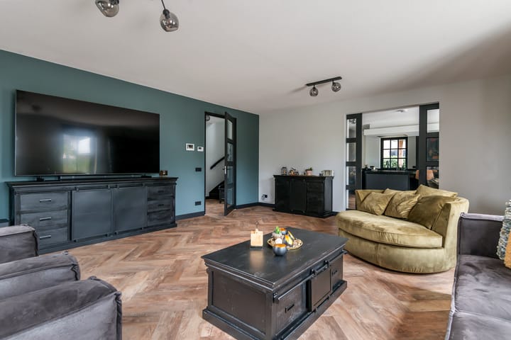 Photo 8 of Musket 18