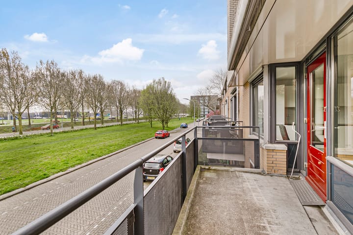 Foto 21 van Henriëtte Roland Holstlaan 45