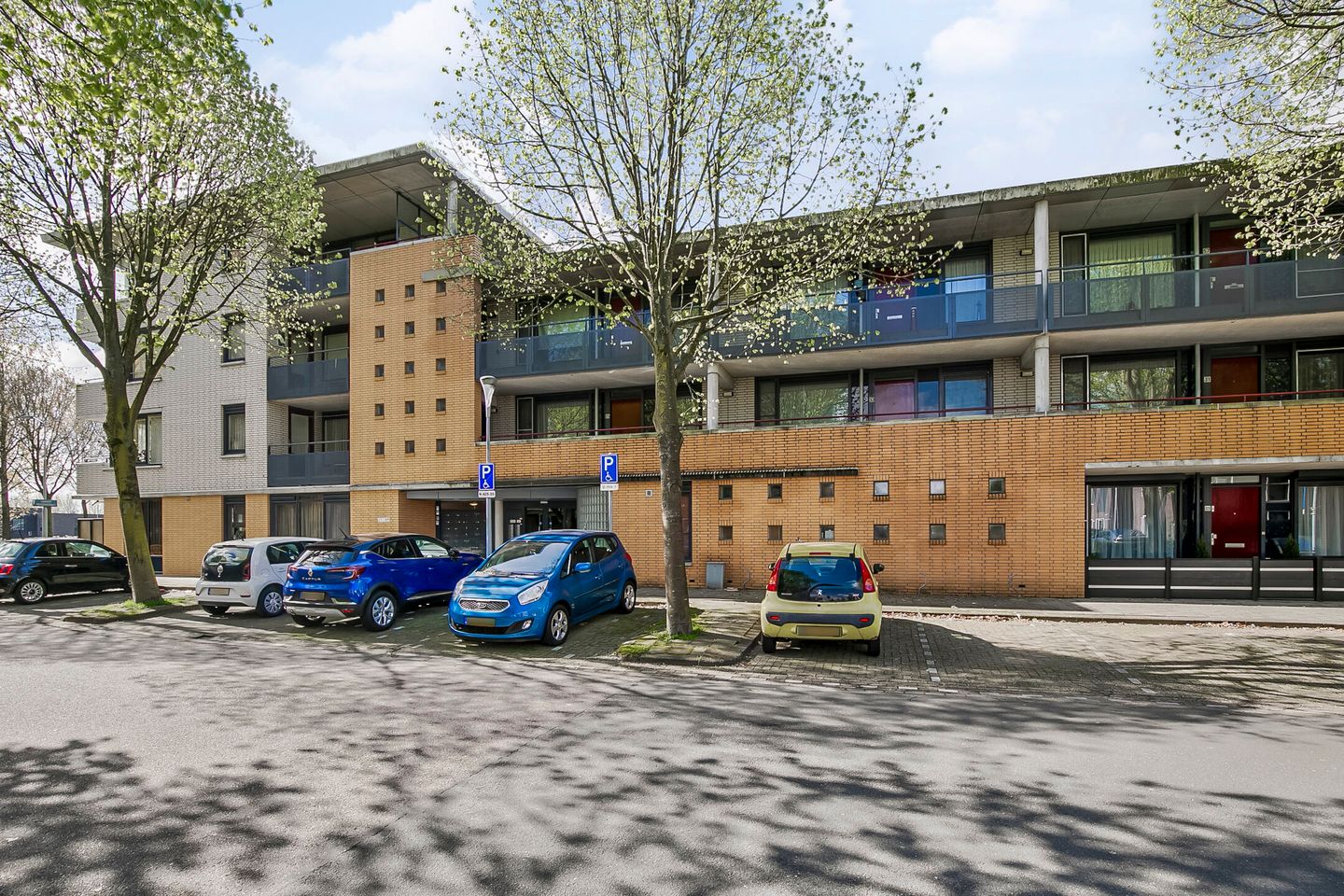 Foto 1 van Henriëtte Roland Holstlaan 45