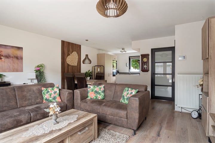 Foto 13 van Rosweide 14