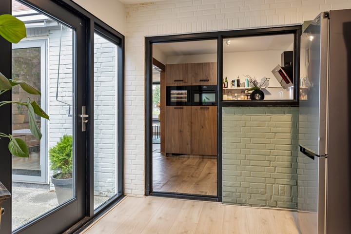 Photo 19 of Laurentiusstraat 26