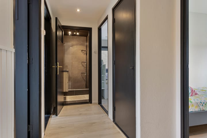 Photo 24 of Laurentiusstraat 26