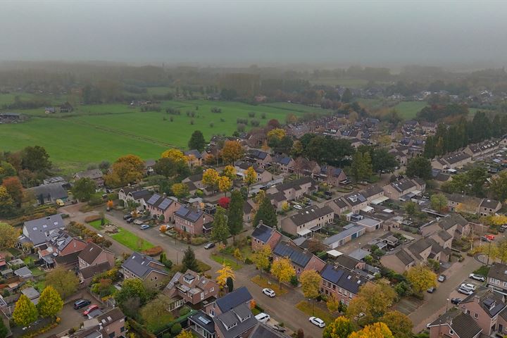 Bekijk foto 37 van Van Tuijllaan 14