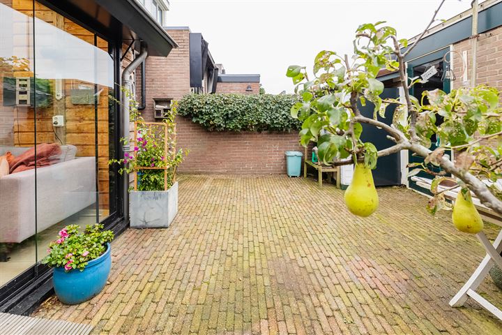 View photo 27 of Trompstraat 181