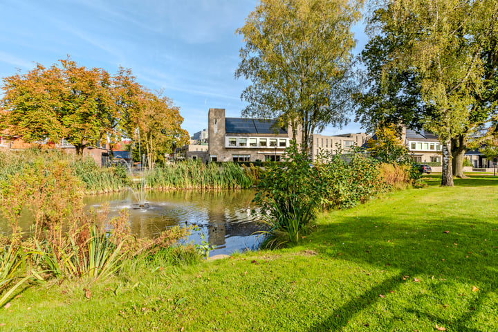 Bekijk foto 42 van Spoorstraat 24